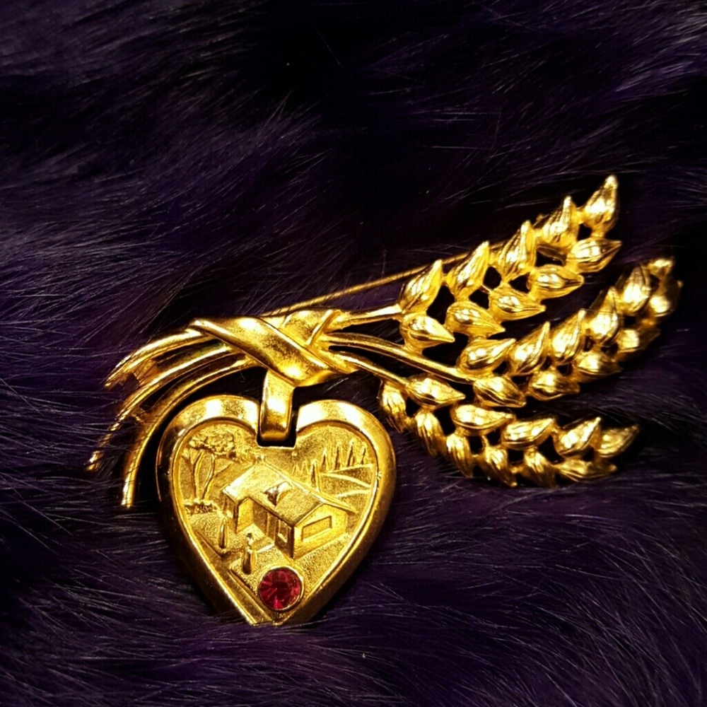 VINTAGE‎ PINK HEART AND HOME BROOCH